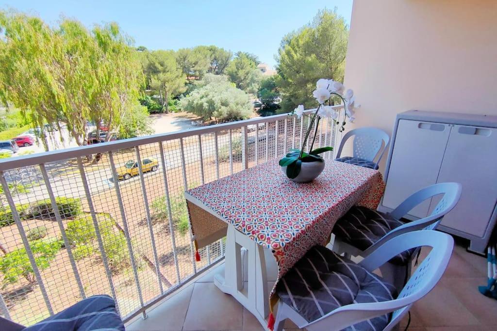 Le Pradet 50M De La Plage T2 Tout Confort Lesclesdenicole Exterior foto